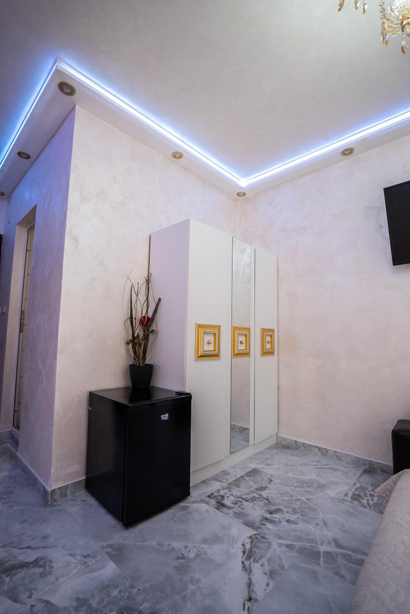 Ar Luxury Apartments Ravda Bagian luar foto