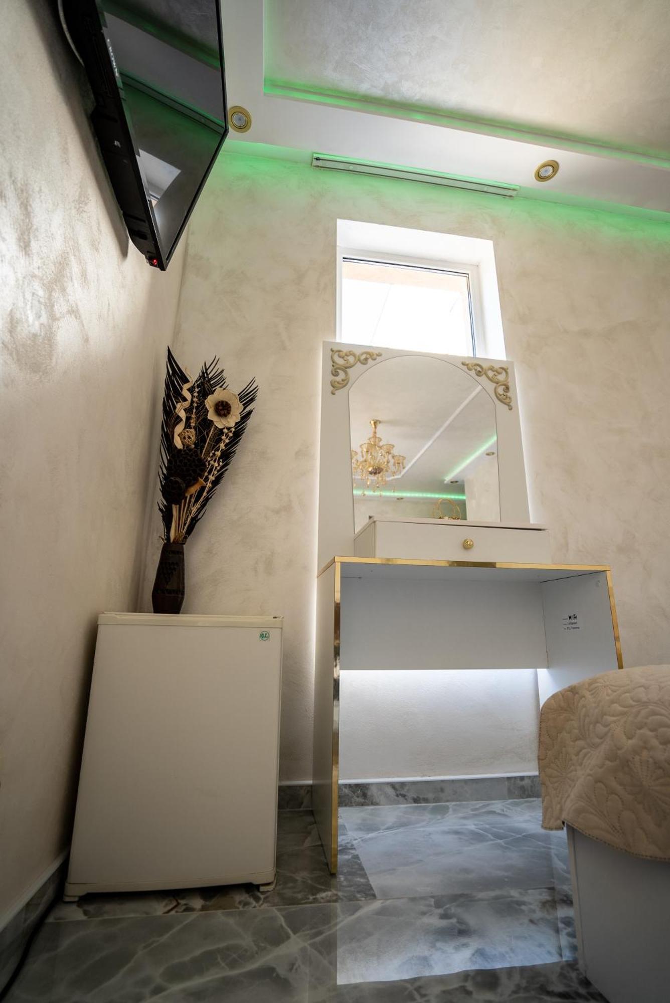 Ar Luxury Apartments Ravda Bagian luar foto