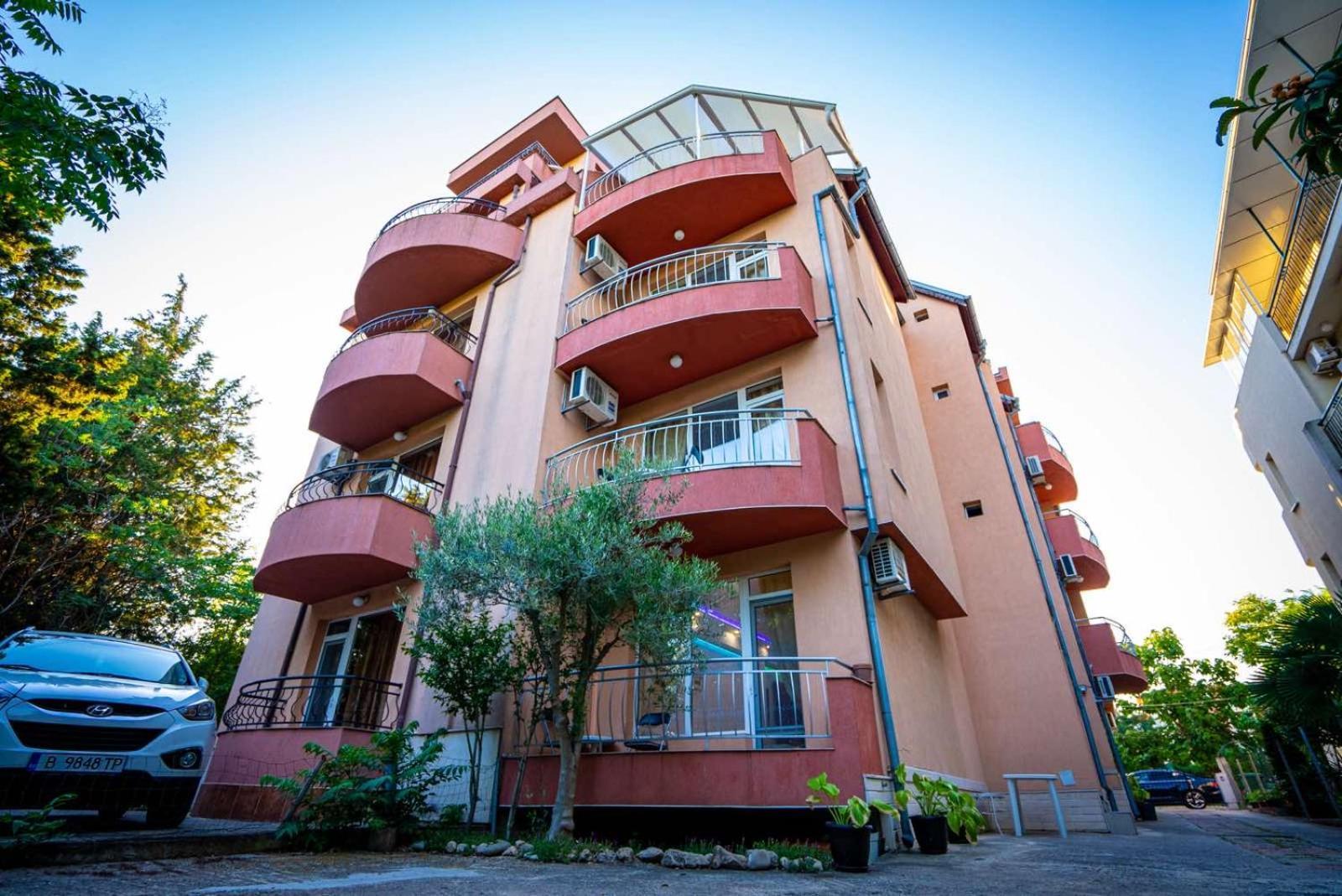 Ar Luxury Apartments Ravda Bagian luar foto