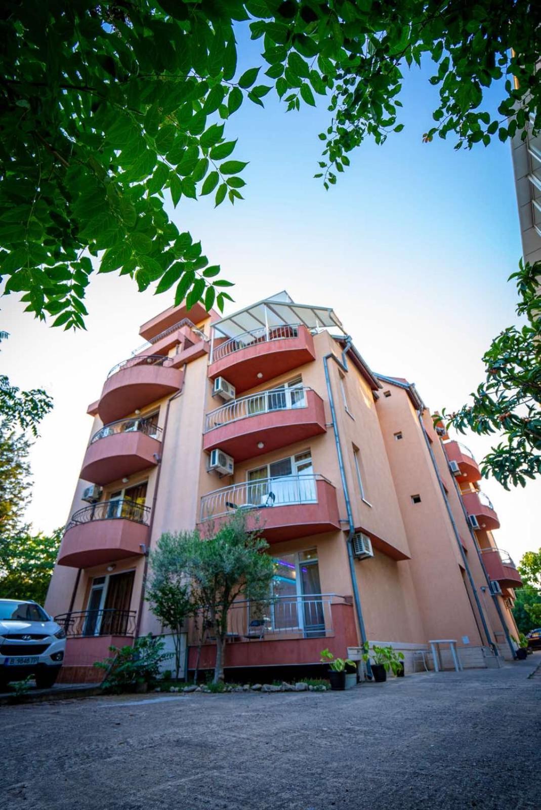 Ar Luxury Apartments Ravda Bagian luar foto